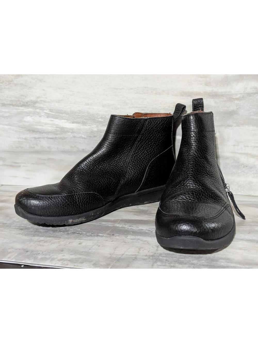 Vionic Black Leather Ankle Boots with Side Zipper 7.5